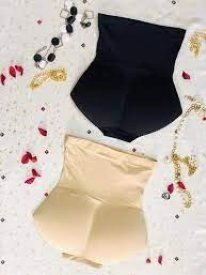 بوش اب علي شكل اندر يبرز الأرداف ويرفعها