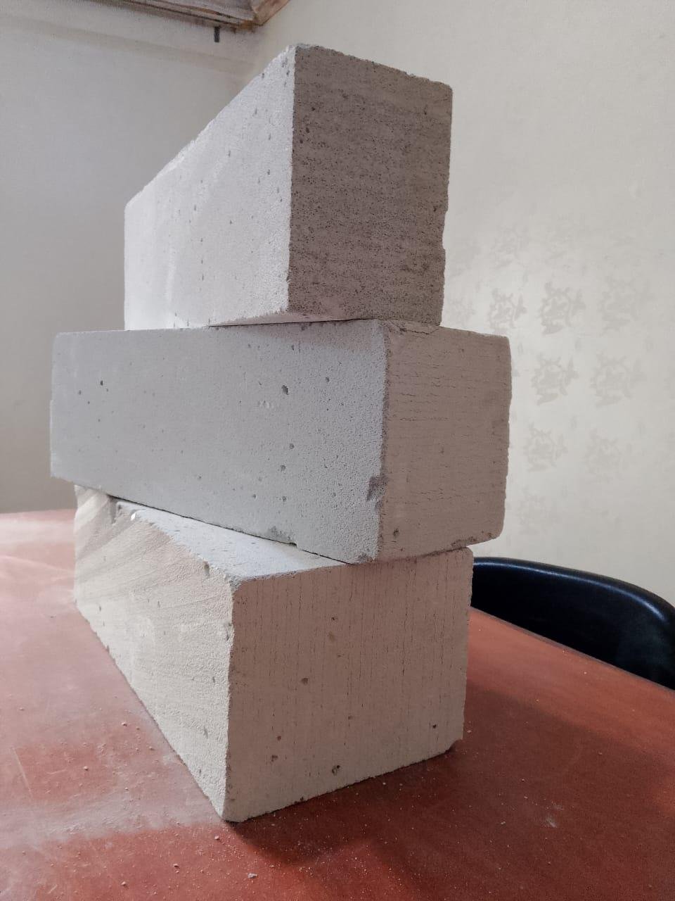 طوب أبيض خفيف… قوة في البناء وراحة في التنفيذ